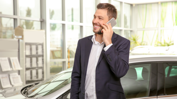 Coverbild zum Artikel „Auf der Überholspur: Call Tracking im Autohandel“ von Multiconnect